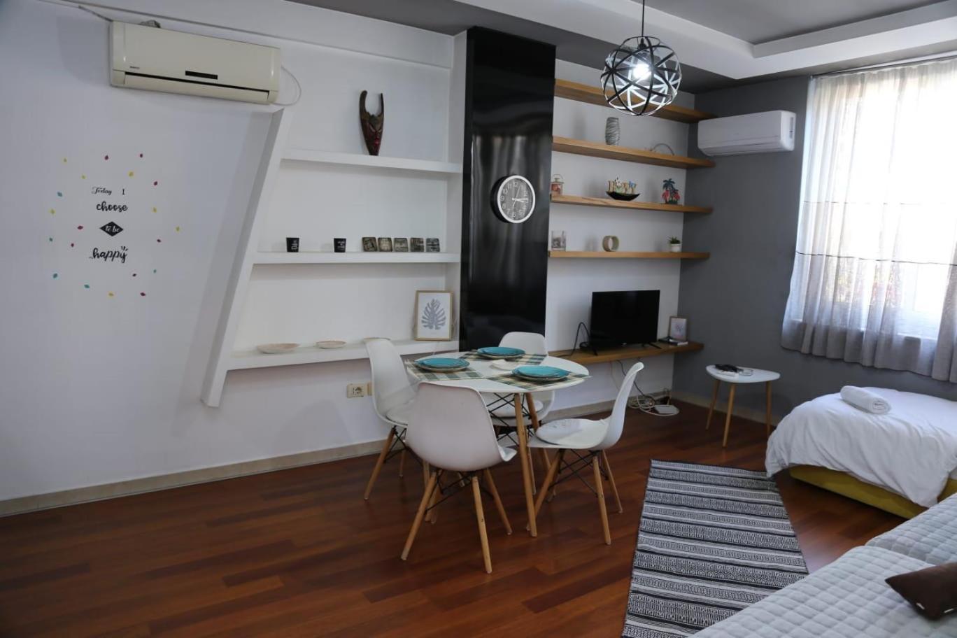 Ergi'S Host Apartment Tirana Exterior photo