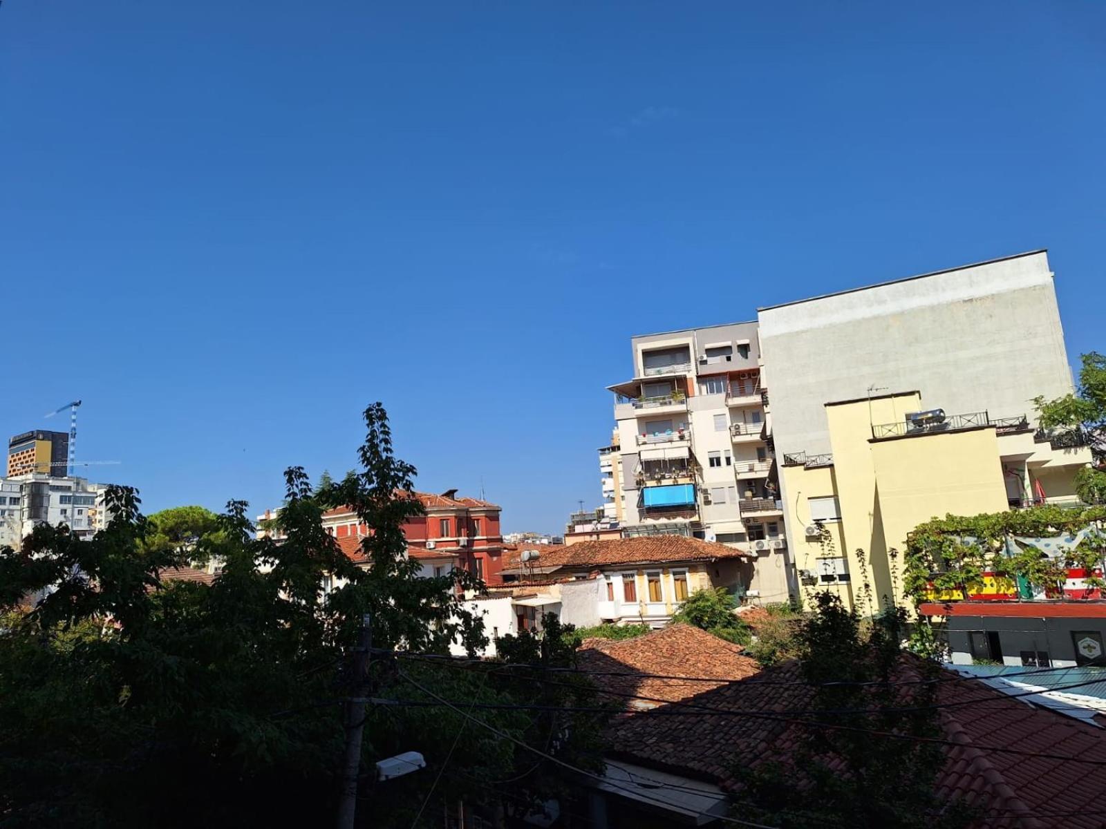 Ergi'S Host Apartment Tirana Exterior photo